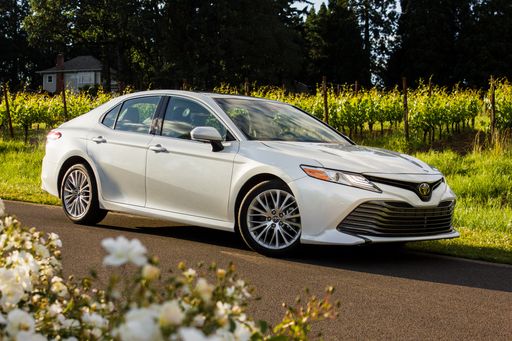 2015 toyota camry xse reviews
